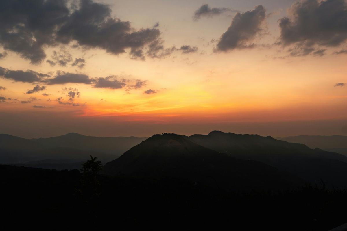 Chikmagalur & Mullayanagiri — motorcycle tour in Karnataka, India