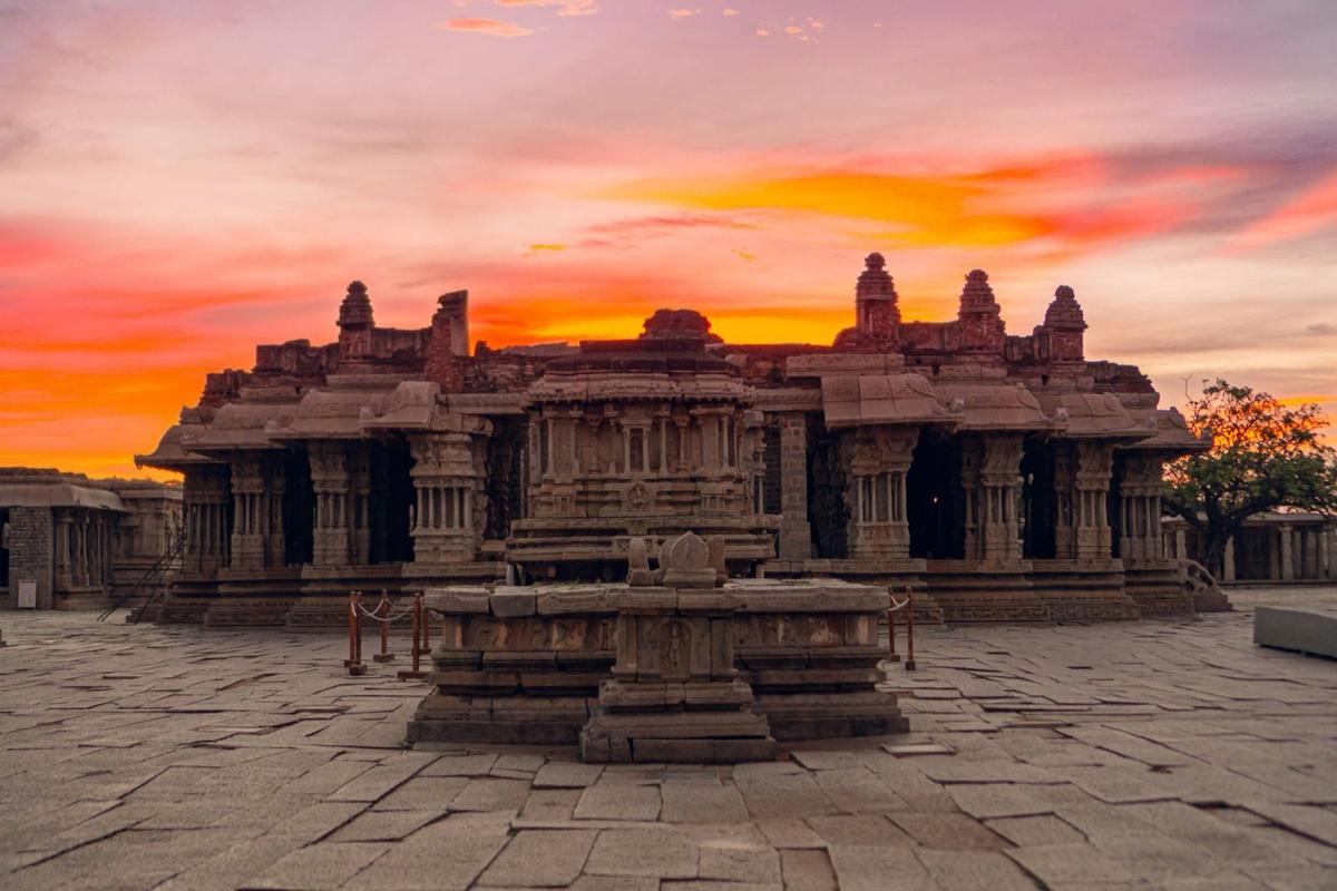 Hampi Deccan Backroads — motorcycle tour in Karnataka, India
